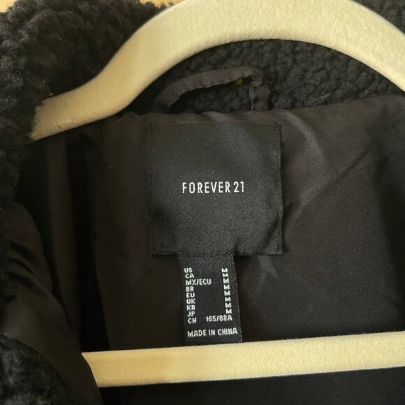 Forever 21 Ladies Black Jacket Furry Jacket Size Medium - Picture 4 of 6
